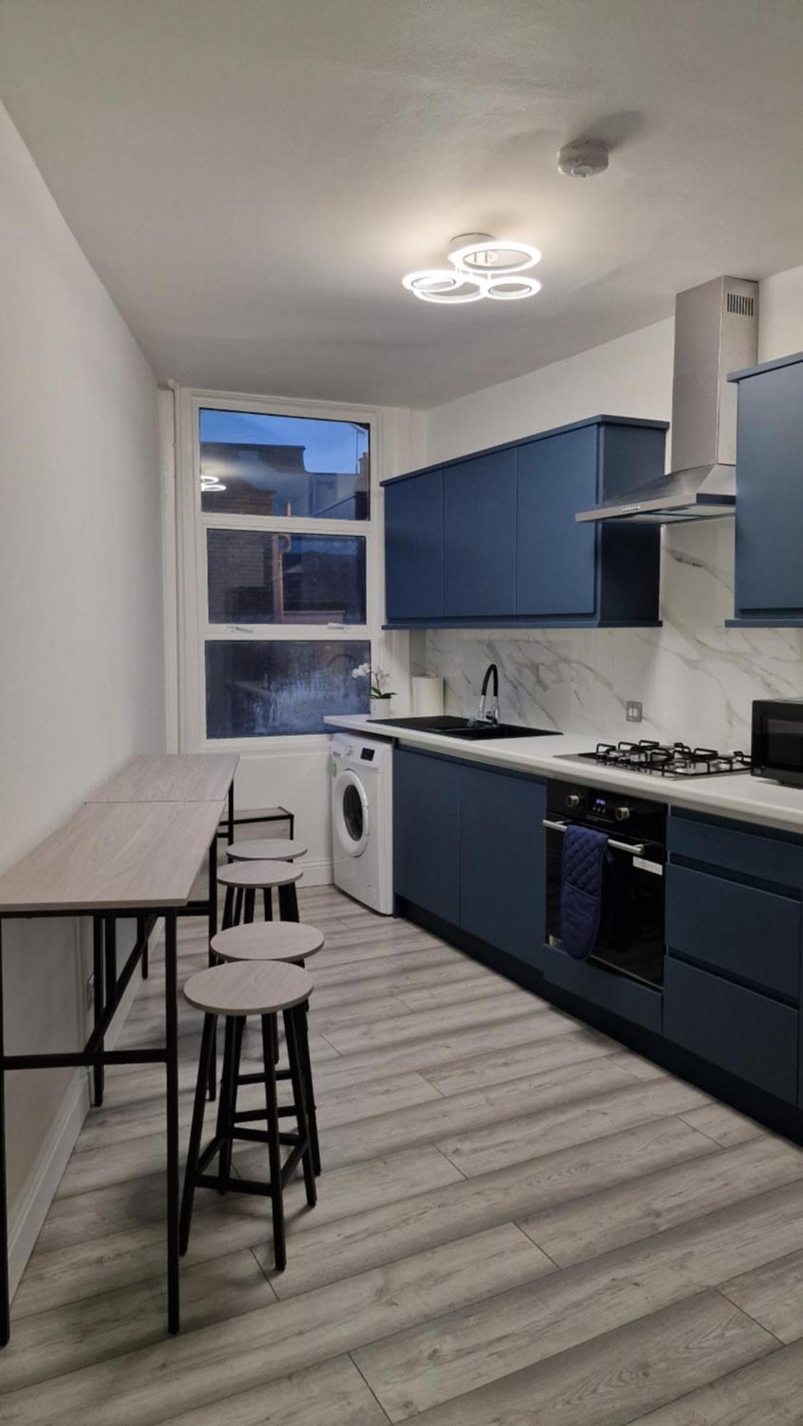 London Stratford 4 Bed Apartment Bagian luar foto